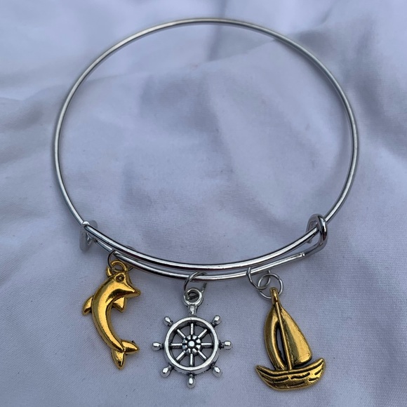 Brand New! Handmade! Adjustable Charm Bangle Bracelet! - Picture 3 of 4